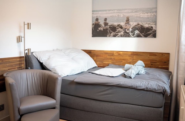Small modern, cozy apartment at the Kurhotel 1 minute walk to the Lahn
