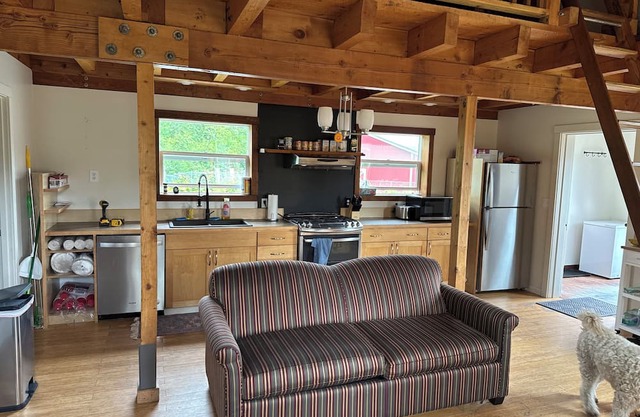 Fabulous 1-bedroom w/Loft cottage in Kodiak