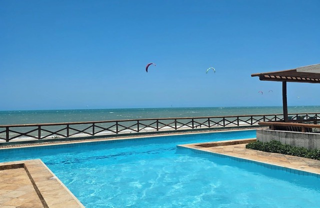 Cumbuco BeachSun Oceanview Beachfront 3-bedroom apartment with AC, WiFi