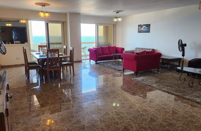 Midpoint sea heart (families only)