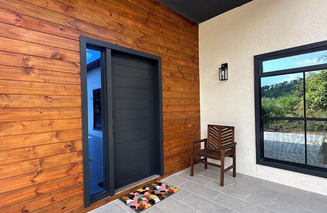 Charming 3-bedroom villa with Pool, WiFi and AC in Saint Andrew