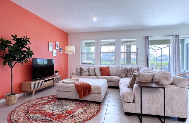 Beautiful 5 Bed Pool Home with Game Room-7543OL