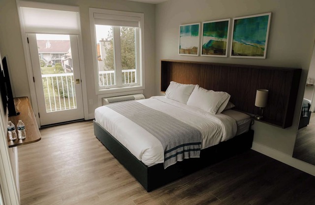 Guestroom - 1 King Su