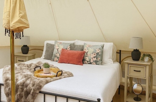 Private Stargazing Tent Dogwood Den – Peaceful Glamping with Fire Pit & Open Skies
