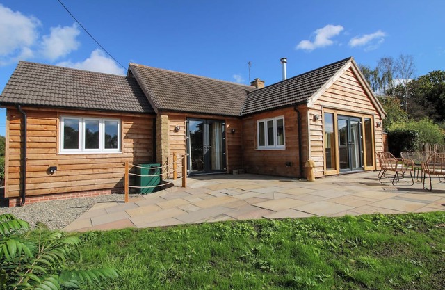 DINGLE, family friendly, with open fire in Cleobury Mortimer