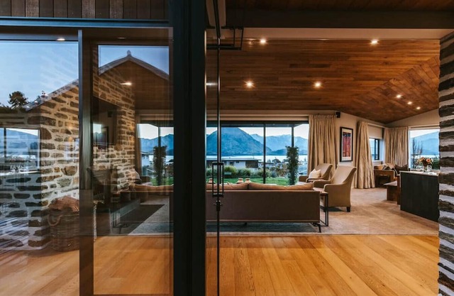 Te Moana - Lake Views - Sleeps 7