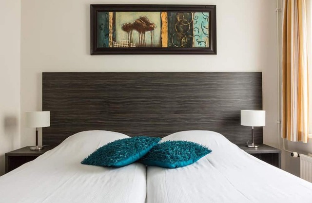2 Ideal Rooms w/Balcony, Pool Access | Theme Park & Nature Reserve Nearby