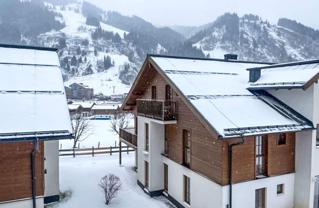 Beautiful apartment for 4 guests with pool, WIFI, TV, terrace and parking