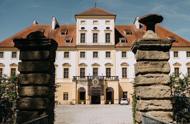 Elegant Versailles Stay for 3 |Breakfast Included