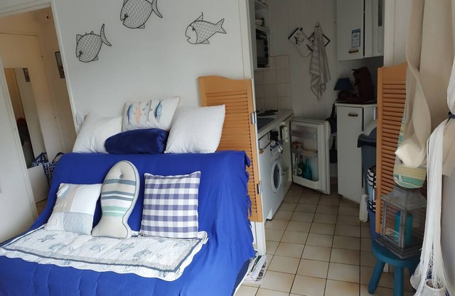 Charming garden for two 450 m from the sea