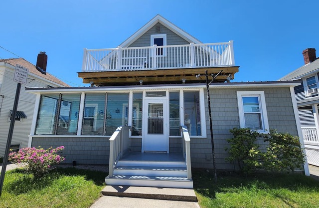 G St Inn Unit 6 Charming 2-bedroom apartment in Hampton with AC, WiFi