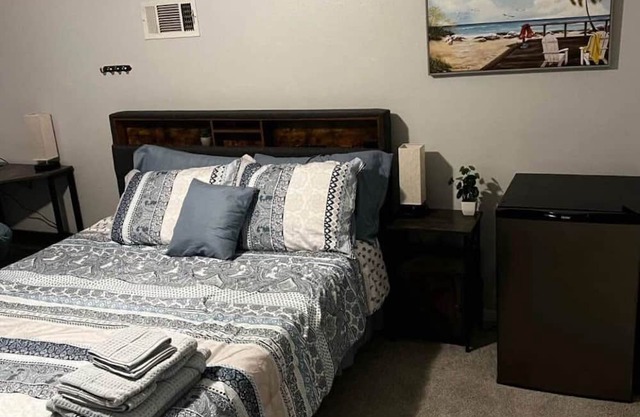 Charming 1-bedroom in fully furnished rental house in Niceville