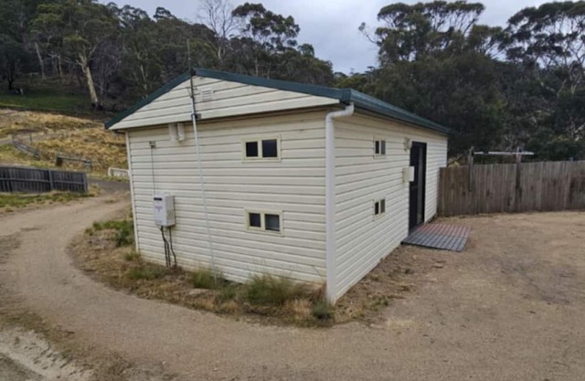 Platypus Cabin - Mt Rumney Escapes