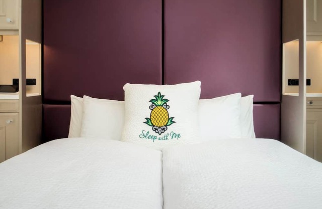 Staypineapple, An Artful Hotel, Midtown | Terrace Cosmo King | Near Times Square