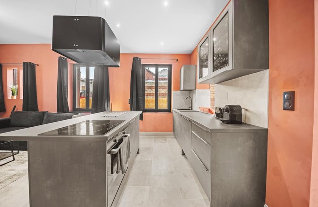 Fully renovated 1875 character house with private Jacuzzi and terrace.
