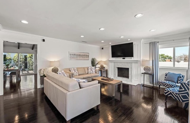 Luxurious 6BR Retreat in Palos Verdes - Main House and a Premier Back House