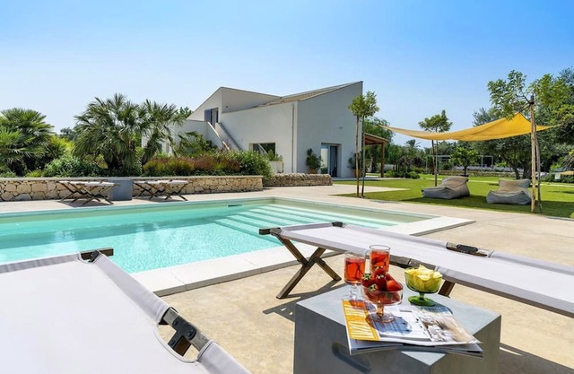 Central house with beautiful views and heated pool