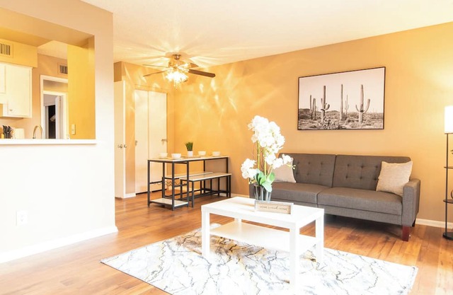 Sleek Escape - Near Hospitals/Airport - Workspace
