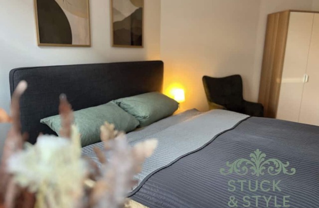 Modern and barrier-free apartment at Lene-Voigt-Park "Stuck and Style Reudnitz"