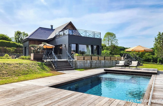 Magnificent Villa with swimming pool for 12 people in the Pays d'Auge