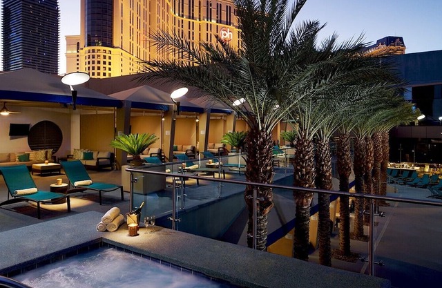 Luxury Hilton ~ On the Strip ~ ALL INCLUDED
