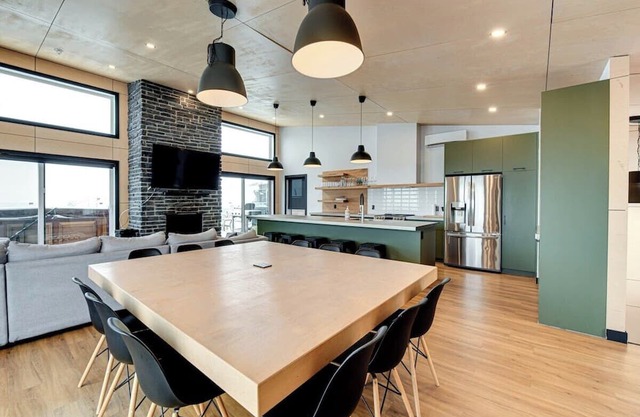 VAIL 12 - Modern 5 bedroom chalet for 18 people with spa