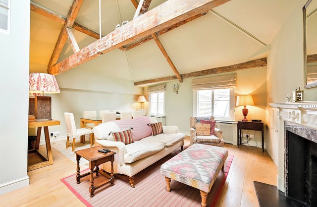 A Classic Mews Home in a Perfect Westminster Location.