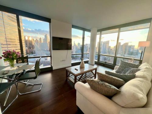 LuxuryStays NYC - Lincoln Sq Columbus Circle