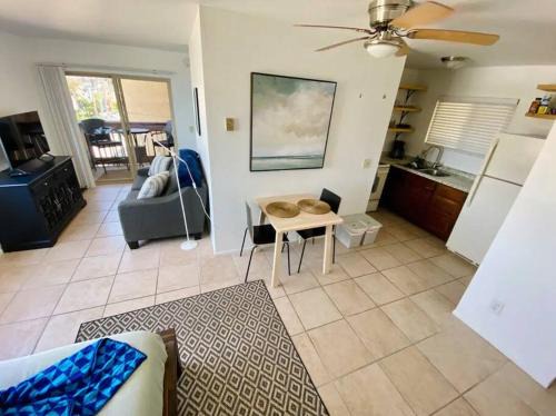 Lovely Oceanfront Studio + Balcony (Olas)