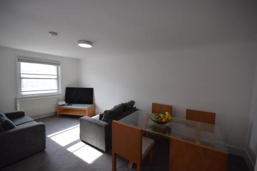 Double Room in a Luxury Flat in Kensington Chelsea
