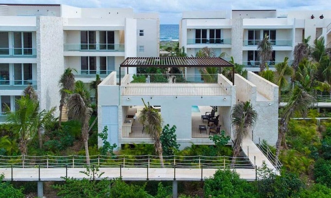 Akumal Apartment | 2BR in sea front complex with terrace and jacuzzi!