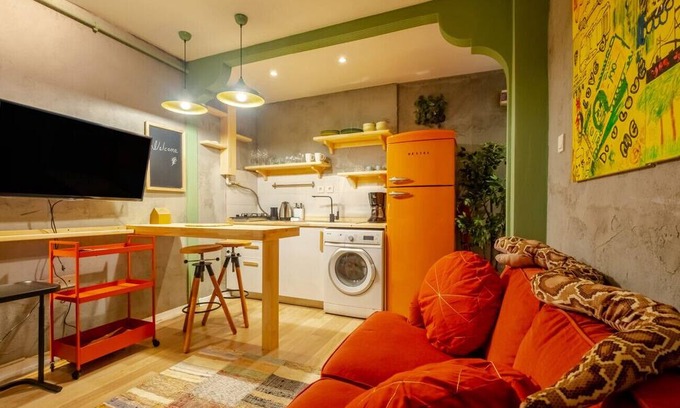 Cihangir Apartment | Charming Flat Close to Transit Hub in Central