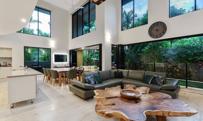 Port Douglas Villa | Flagstaff Pavillion A Lush Subtropical Paradise