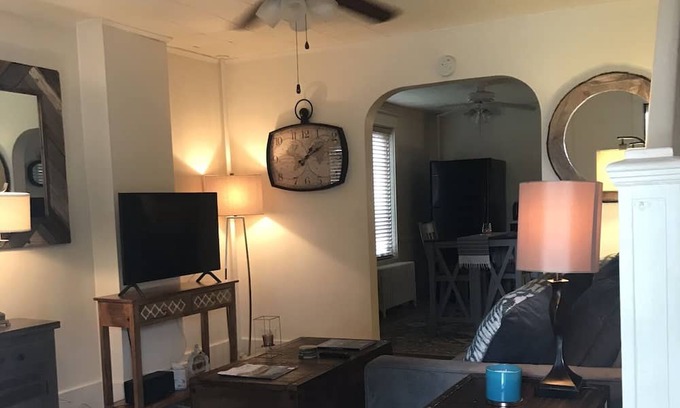Harrisburg - Hershey House | Quaint,furnished, 2 bedroom house, courtyard,1 block to Scenic Susquehanna River