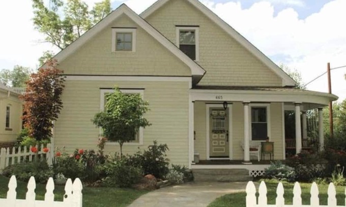Mapleton Hill House | Remodeled Home In Historic Boulder. Live on Mapleton Hill - Stroll to Pearl St!