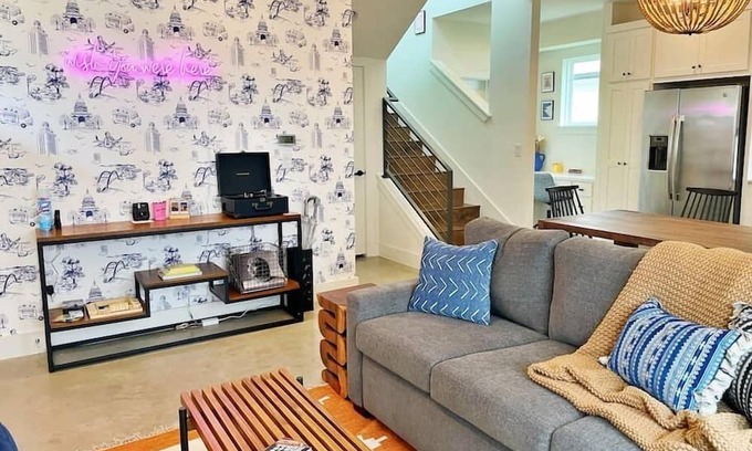 Govalle House | Cute Home in Trendy East Austin with Private Yard