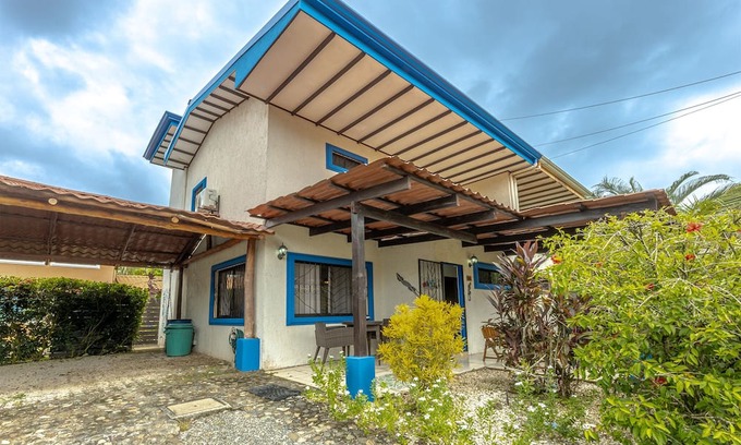 Xihu Villas House | Casa Paraiso - Tropical Getaway Close to Beach