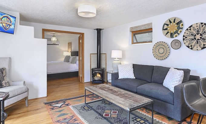 Downtown Santa Fe Bed & Breakfast | Dos Hermanas Casita 4 | Inviting Downtown | 1BR/1BA