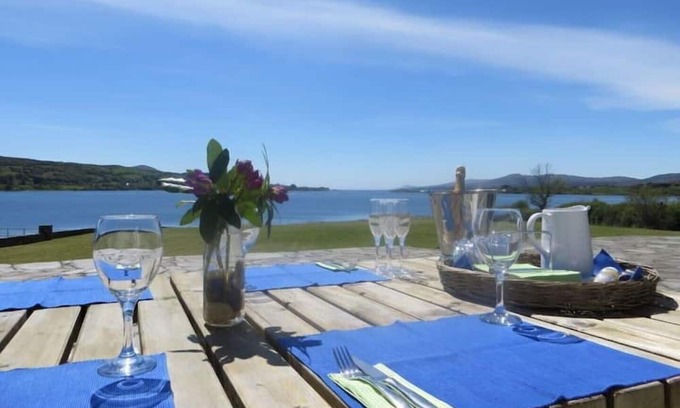 Durrus Villa | 5 bedrooms & 3 bathrooms - stunning south facing views "Wild Atlantic Way"