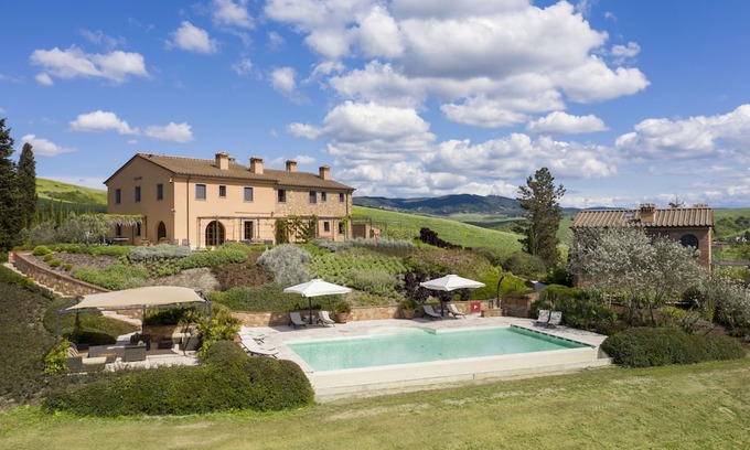 Peccioli House | LUXURY COTTAGE IN TUSCAN ESTATE - POOL - NEXT TO A GOLF COURSE! (MORAIOLO)