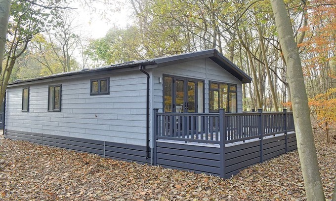 Woolverstone Cabin | 3 bedroom accommodation in Woolverstone, Ipswich