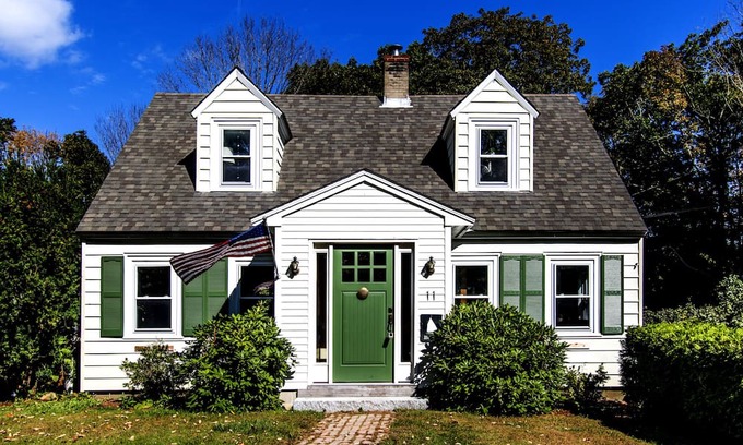 Kittery House | Bright, Open Maine Seacoast Cape Cottage - Close to Everything!