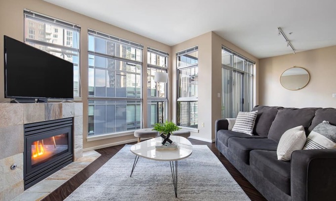 Northwest Bellevue Apartment | Bellevue | Modern 2BD/2BA Apartment