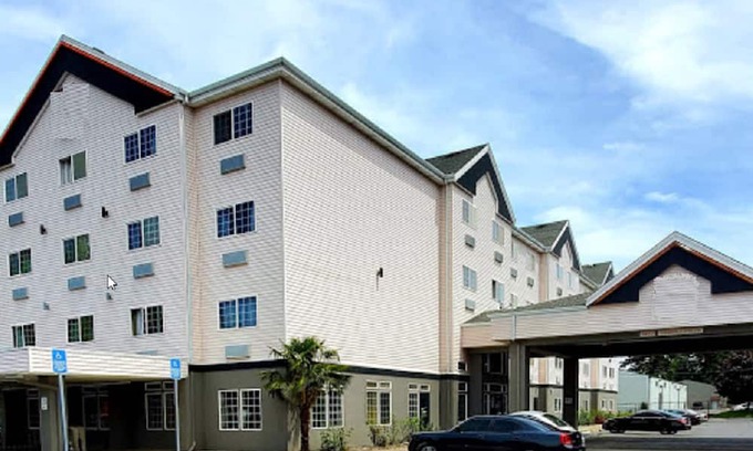 North Gresham Hotel | Holiday Inn Express Portland East, an IHG Hotel