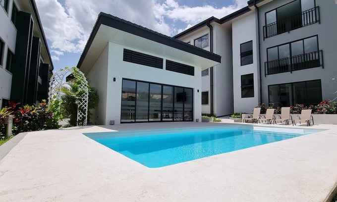 Alajuela Apartment | Loft conveniently located five minutes from airport