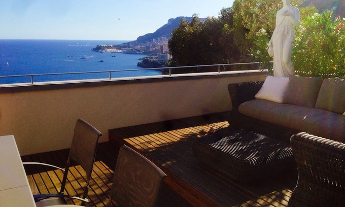Roquebrune-Cap-Martin Apartment | Luxury apartment with swimming pool and breathtaking view of Monaco