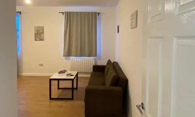 West Ealing Apartment | Brand new 1 bedroom apartment F1