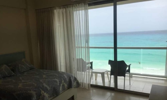 Punta Cancun Condo | Caribbean SeaView in the Heart of the Hotel Zone