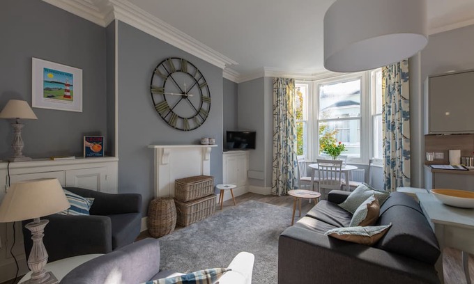 Barbican Apartment | 2 Bed- Darwin By Pureserviced