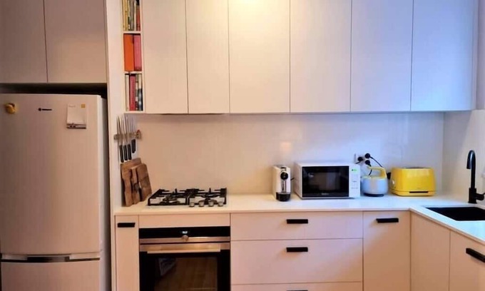 Bondi Beach Apartment | Classic Bondi 1 bed a few steps from the beach